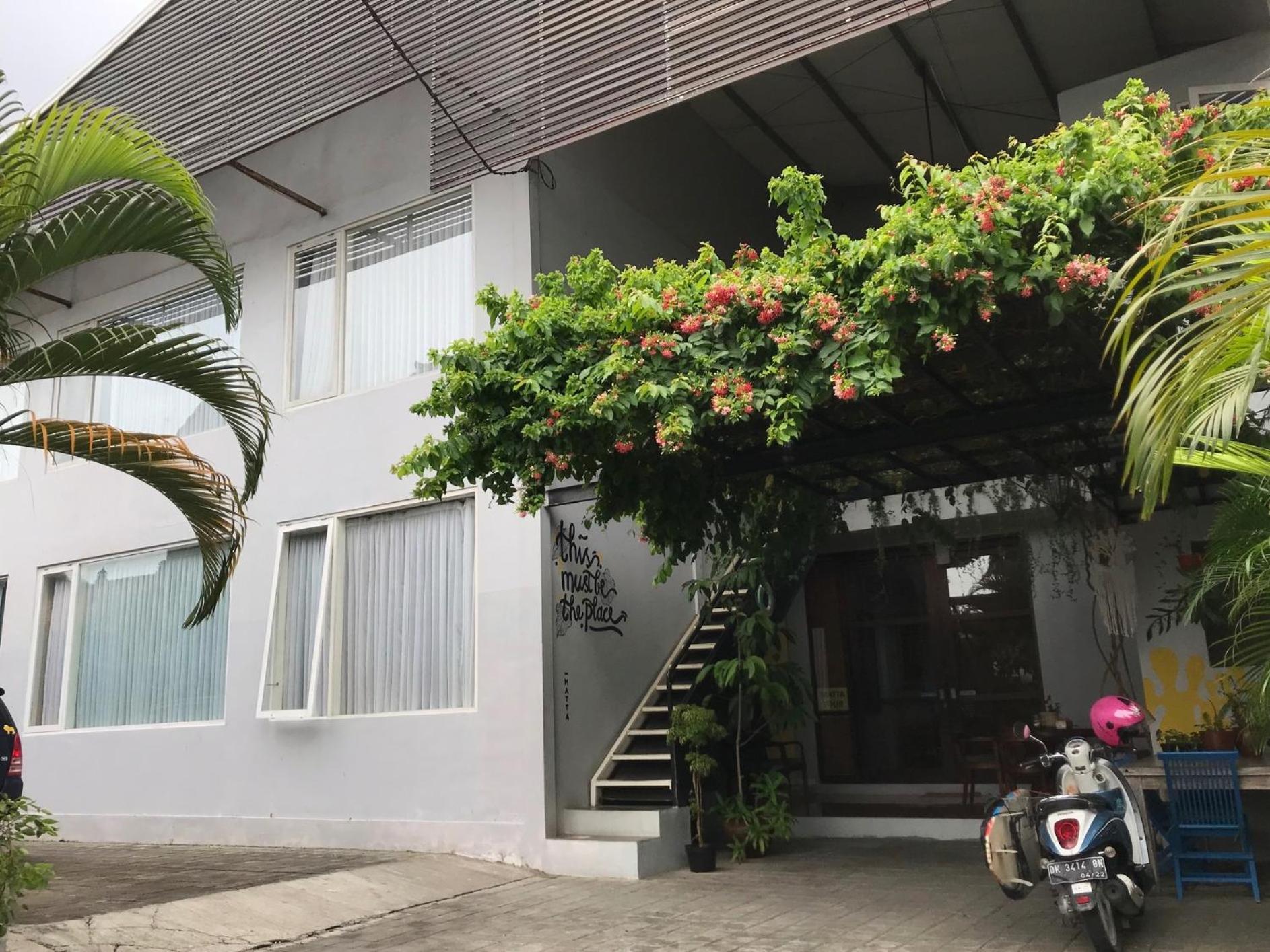 Matta Lodge Kuta Selatan Esterno foto